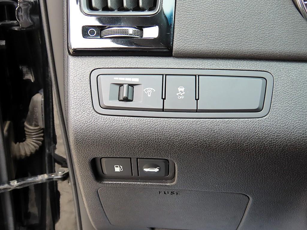 HYUNDAI Sonata - Vista 12