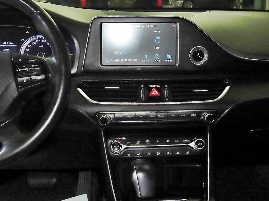 HYUNDAI Grandeur - Vista 11