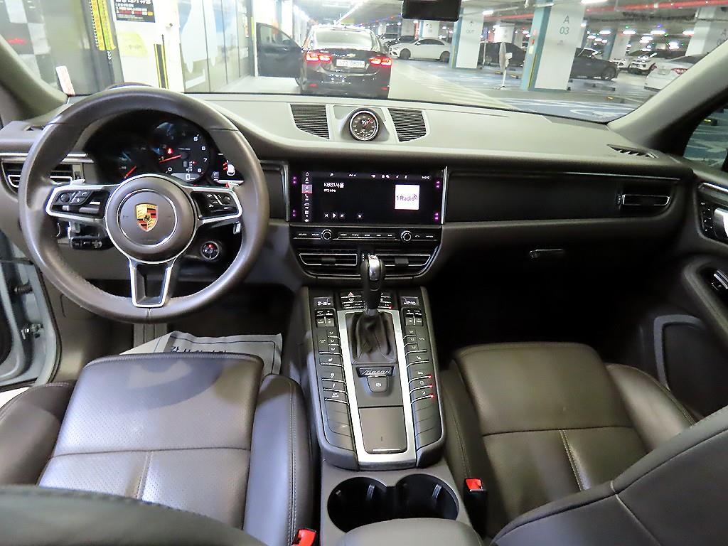 Porsche Macan - Vista 10