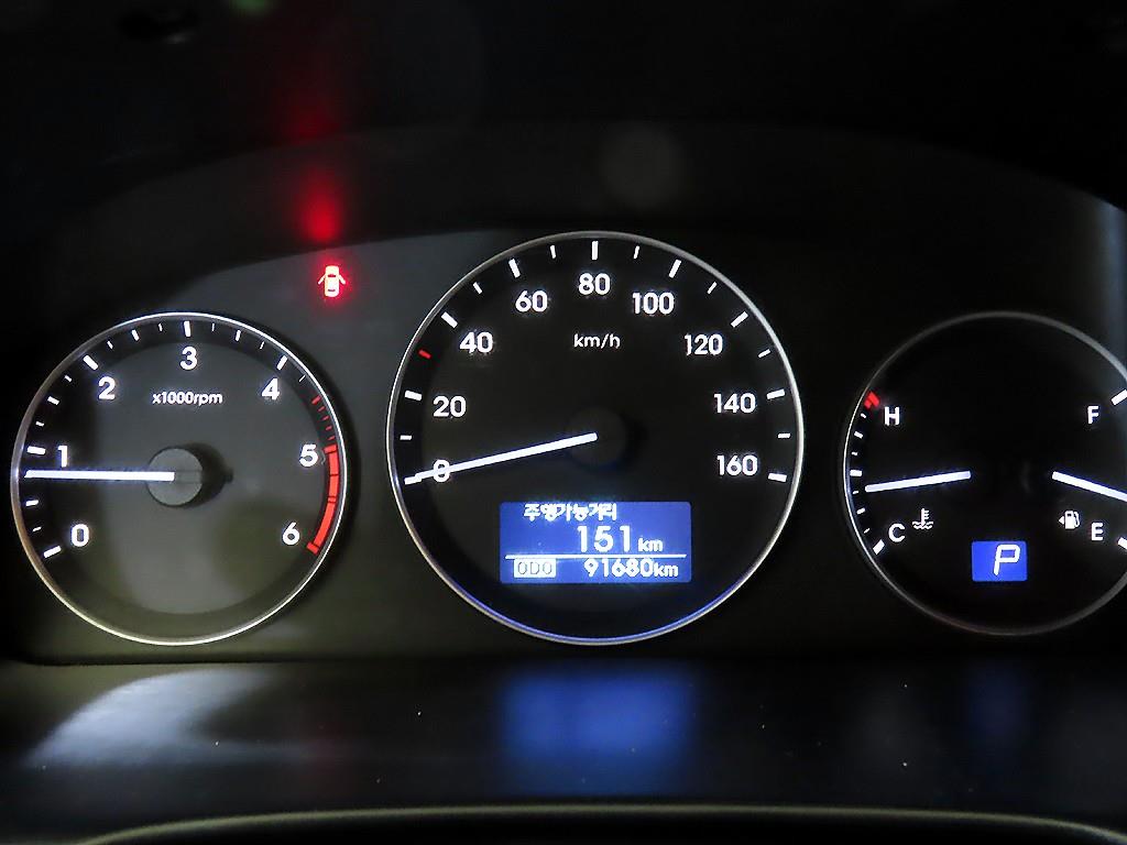 HYUNDAI Starex - Vista 9