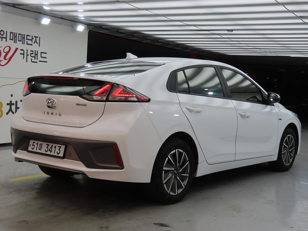HYUNDAI Ioniq - Vista 3