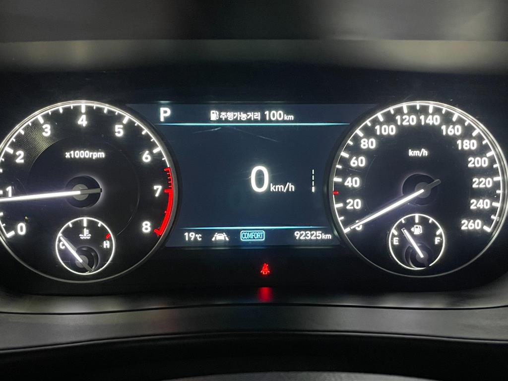 Genesis G90 - Vista 7