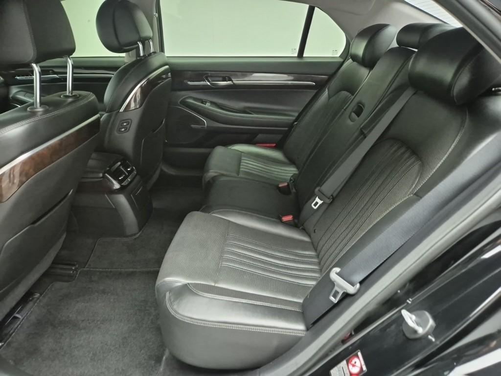 Genesis EQ900 - Vista 12