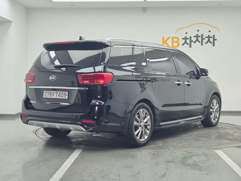 KIA Carnival - Vista 4