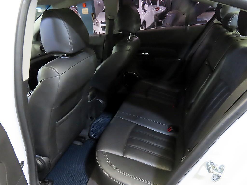 Chevrolet Cruise - Vista 7