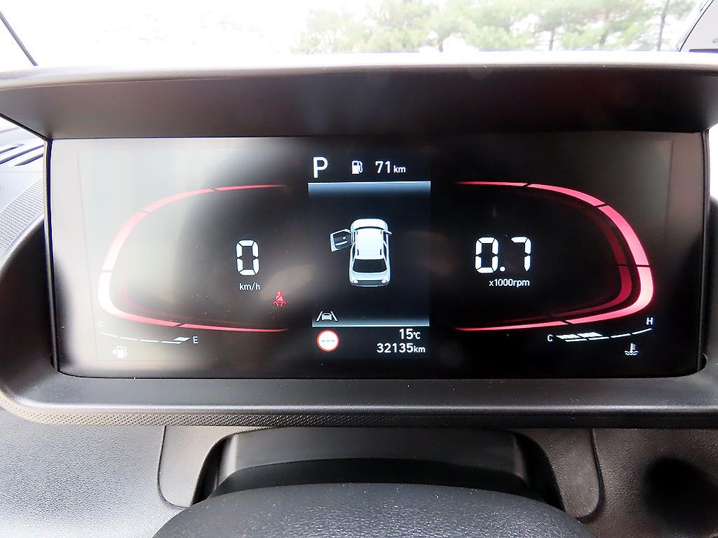 HYUNDAI Casper - Vista 9