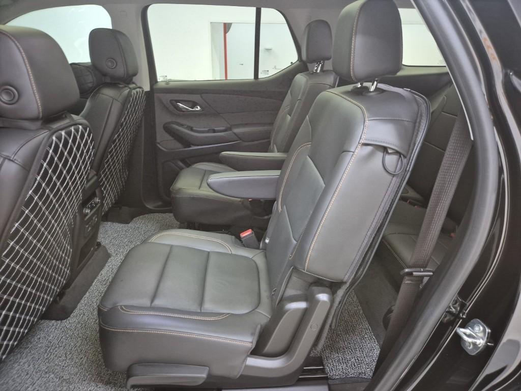 Chevrolet Travers - Vista 12