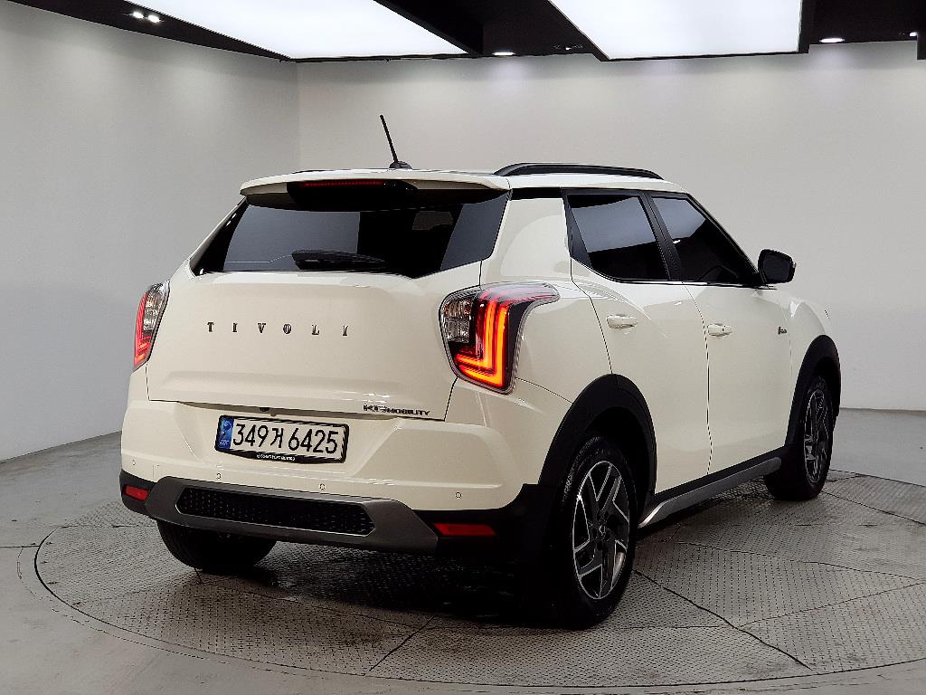 Ssangyong Tivoli - Vista 4