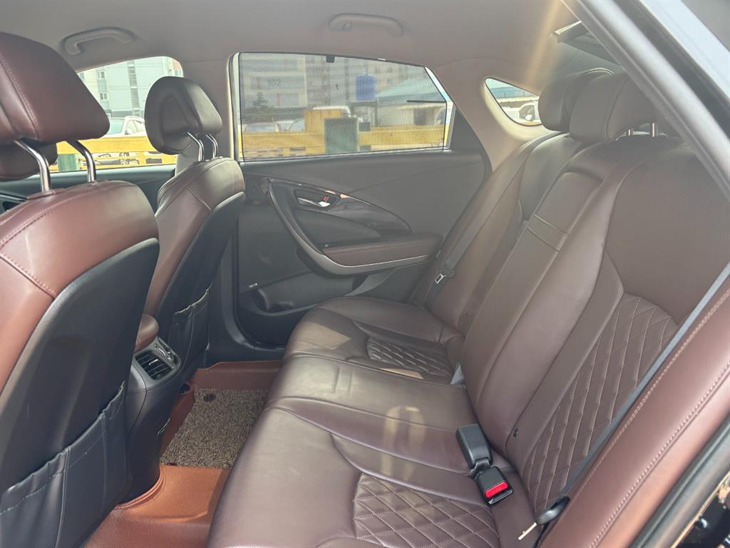 HYUNDAI Aslan - Vista 11