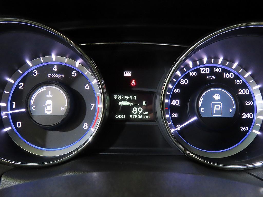 HYUNDAI Sonata - Vista 9