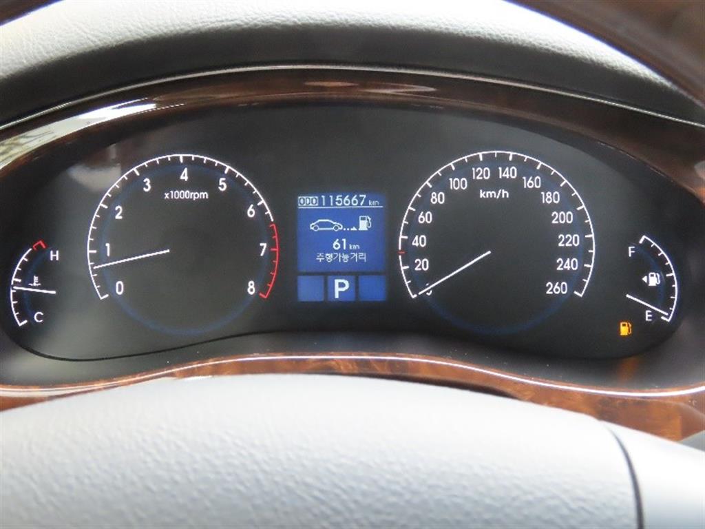 HYUNDAI Genesis - Vista 9