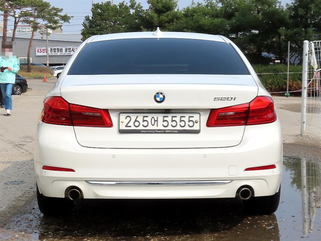 BMW 5 Series - Vista 4