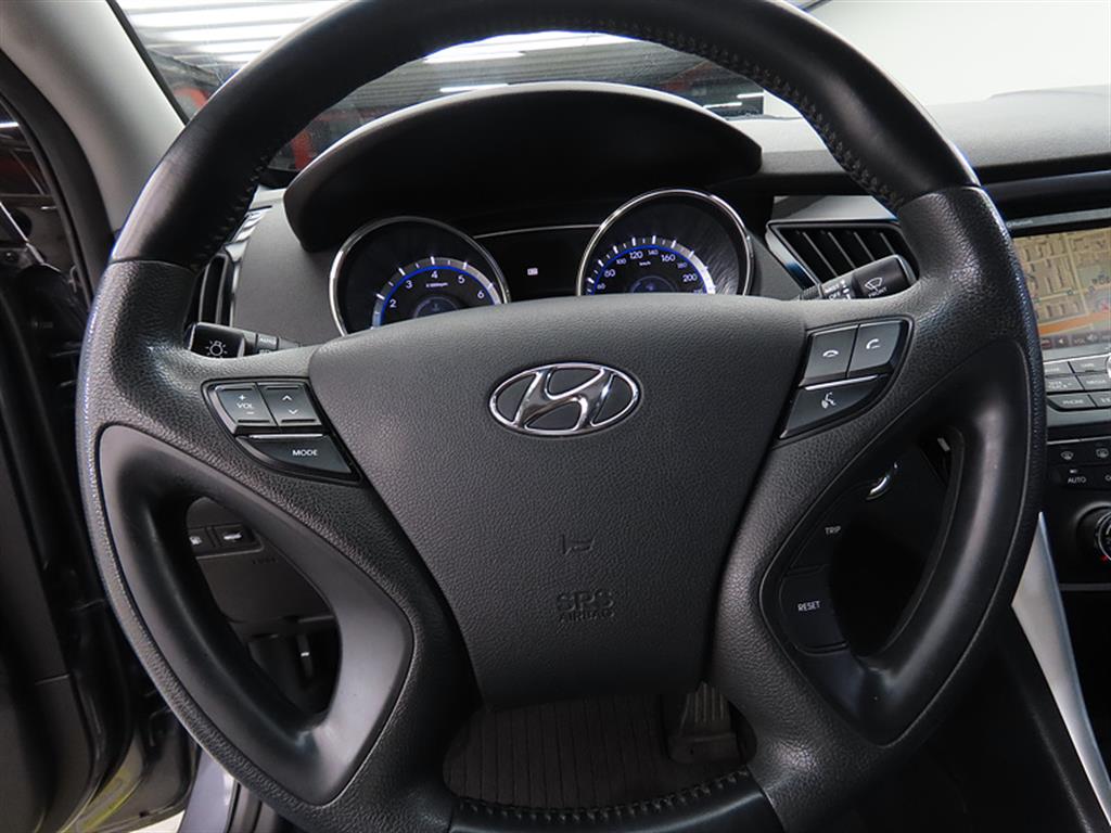 HYUNDAI Sonata - Vista 8