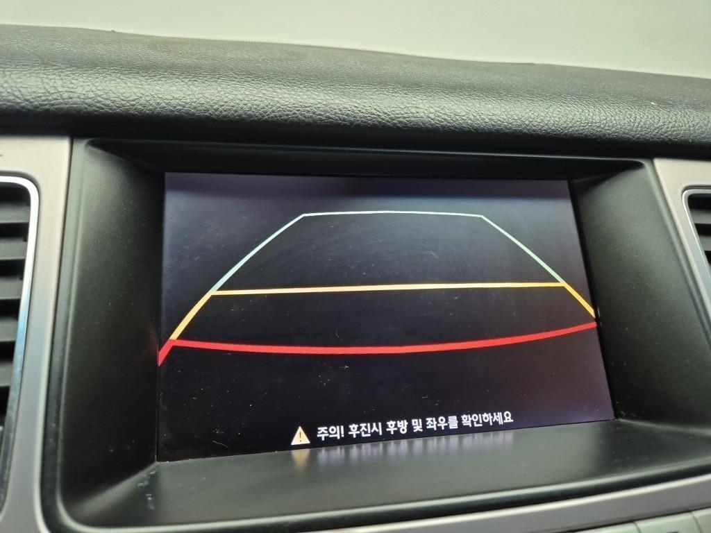 HYUNDAI Genesis - Vista 12