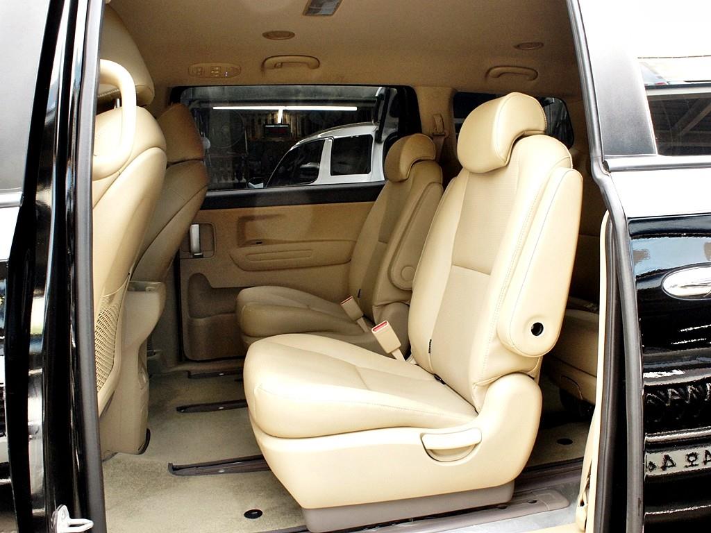 KIA Carnival - Vista 11