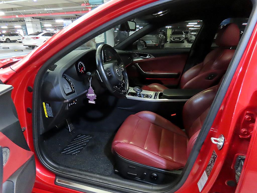 KIA Stinger - Vista 6