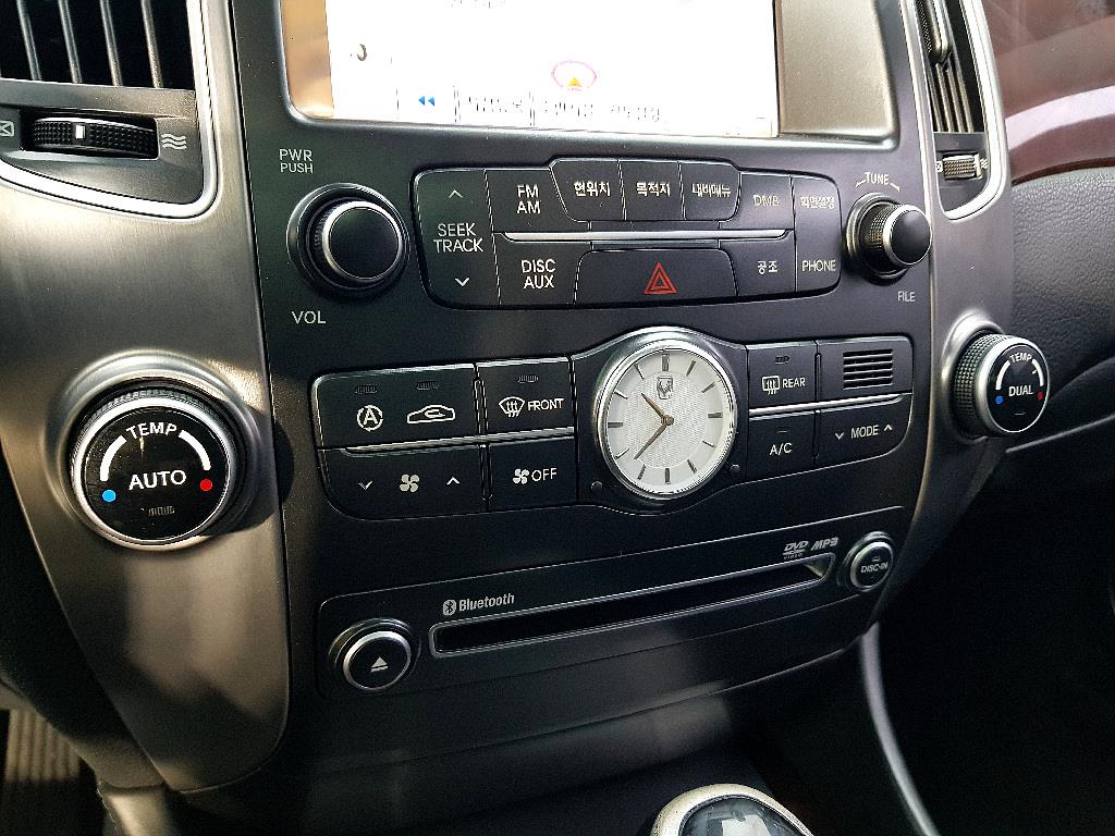 HYUNDAI Equus - Vista 11