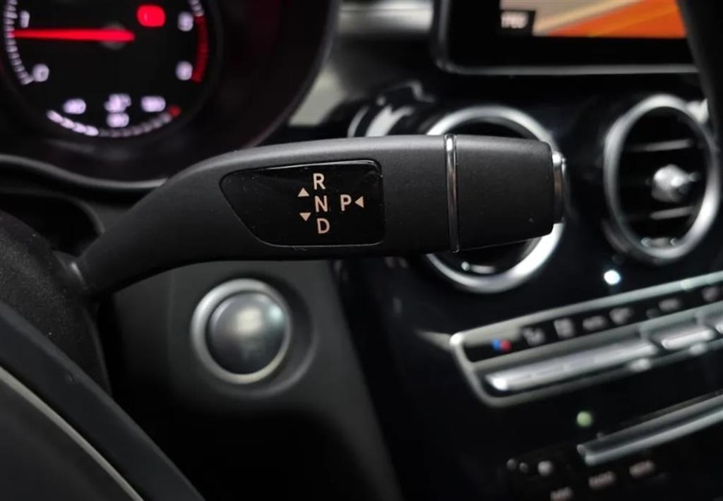 Mercedes Benz C Class - Vista 9