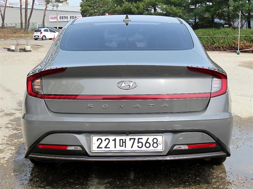 HYUNDAI Sonata - Vista 4