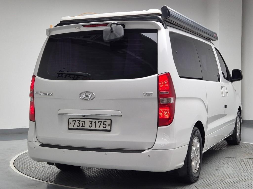 HYUNDAI Starex - Vista 4