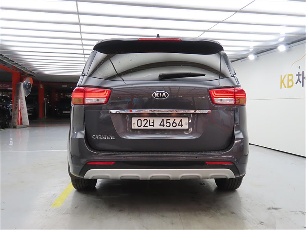KIA Carnival - Vista 3