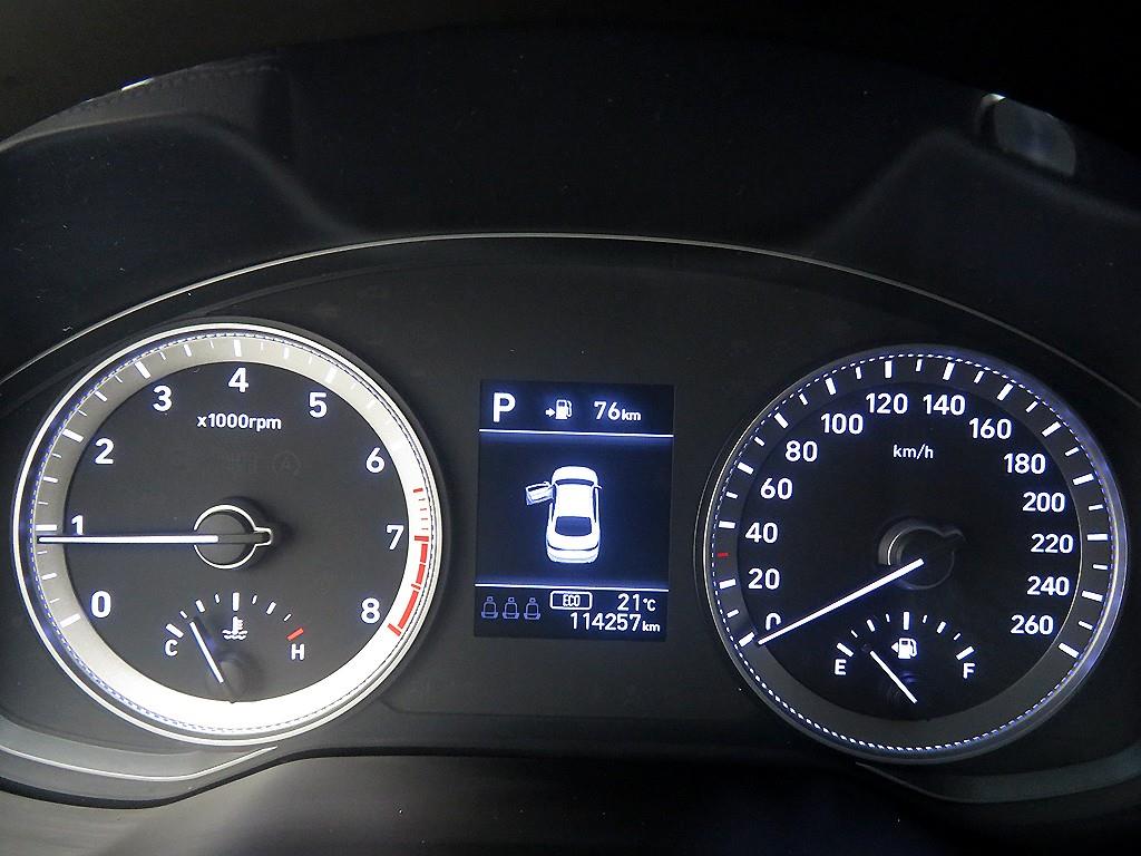 HYUNDAI Grandeur - Vista 12