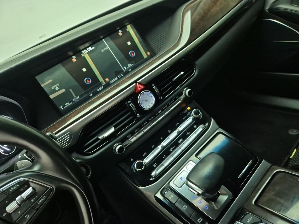 Genesis EQ900 - Vista 10