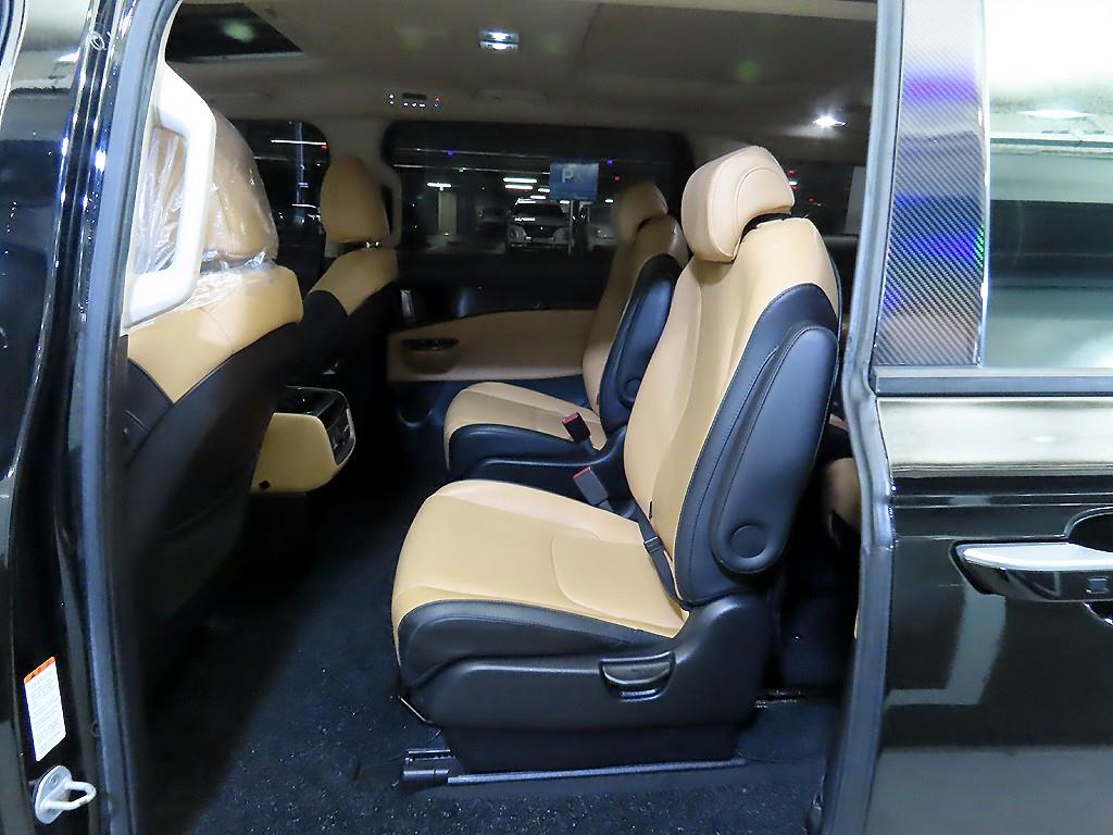 KIA Carnival - Vista 7