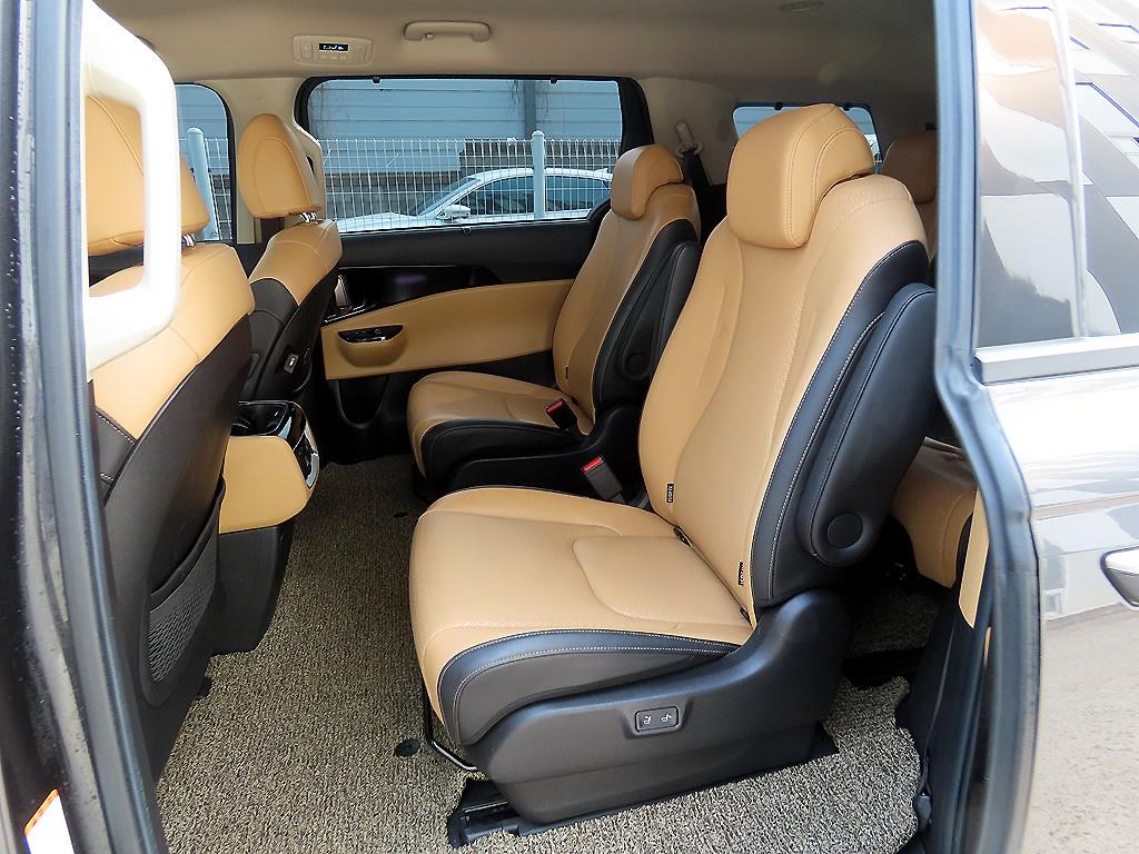 KIA Carnival - Vista 6