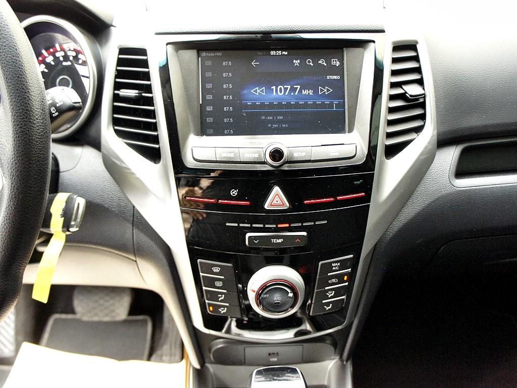 Ssangyong Tivoli 2019 Blanco - Importación desde Corea - HF Imports Iquique - Foto 10