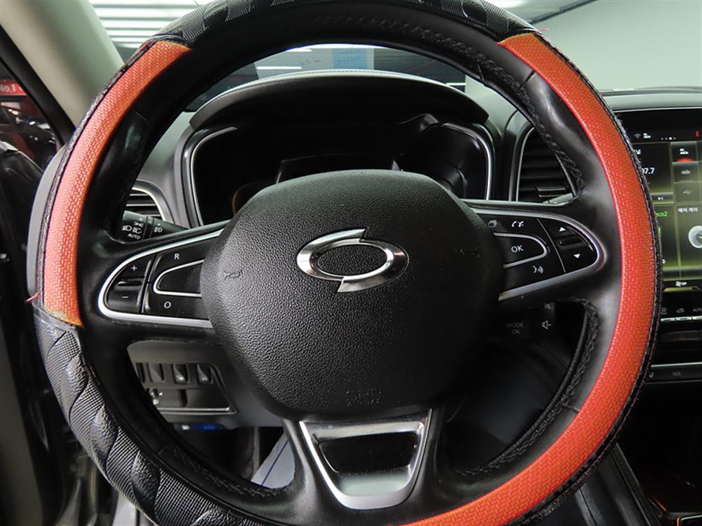 SAMSUNG QM6 - Vista 8