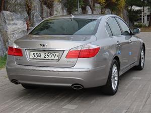 HYUNDAI Genesis - Vista 6