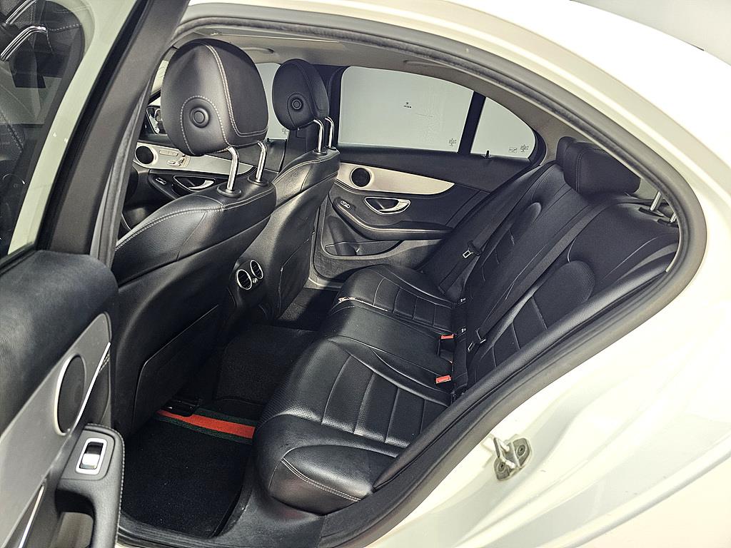 Mercedes Benz C Class - Vista 9