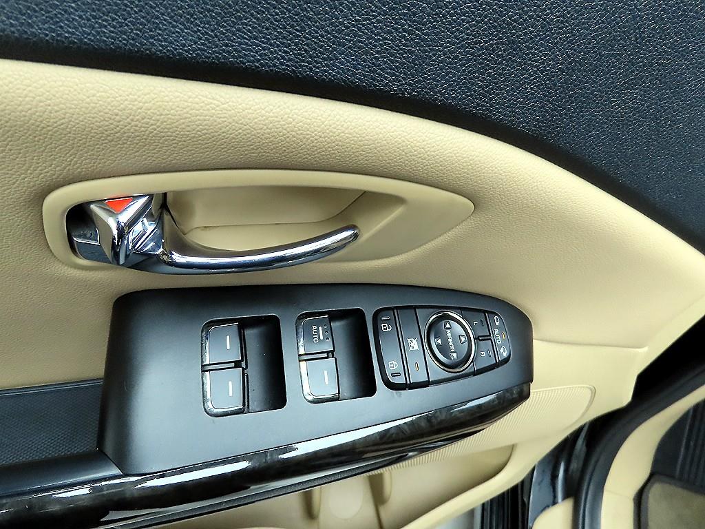 KIA Carnival - Vista 11