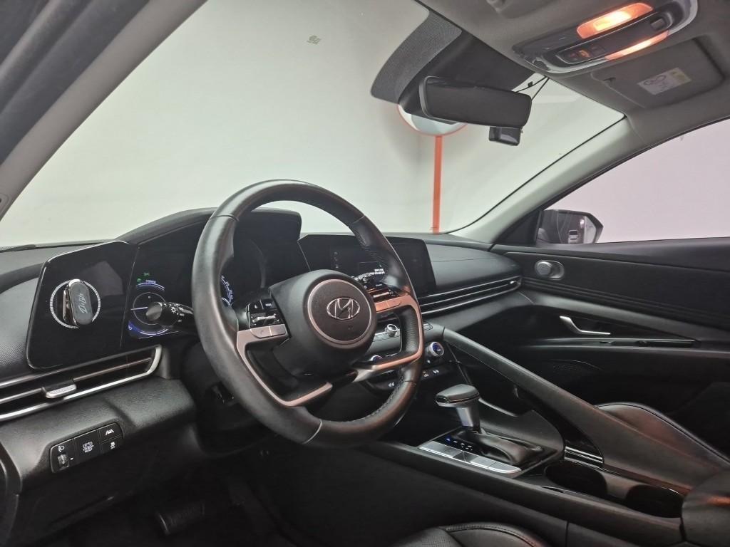 HYUNDAI Avante - Vista 7