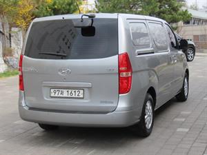 HYUNDAI Starex - Vista 6