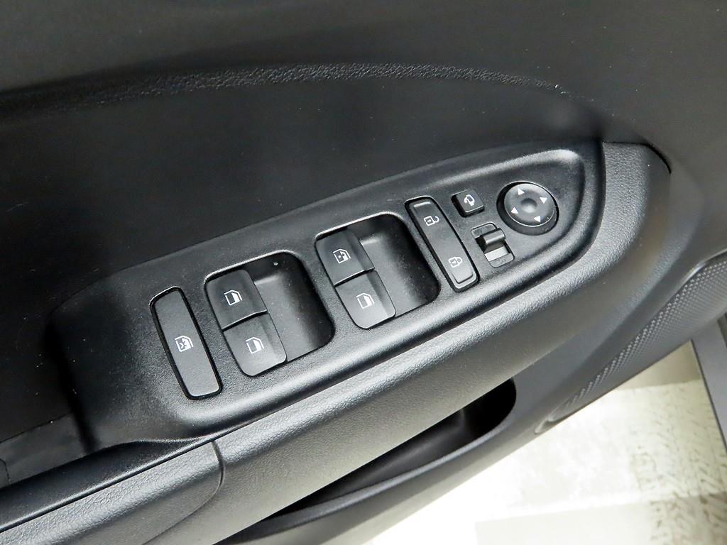 HYUNDAI Venue - Vista 12