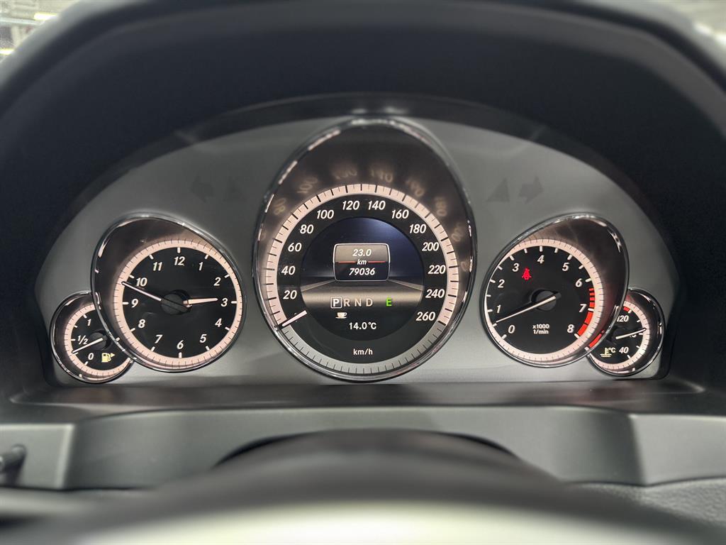 Mercedes Benz E class - Vista 7