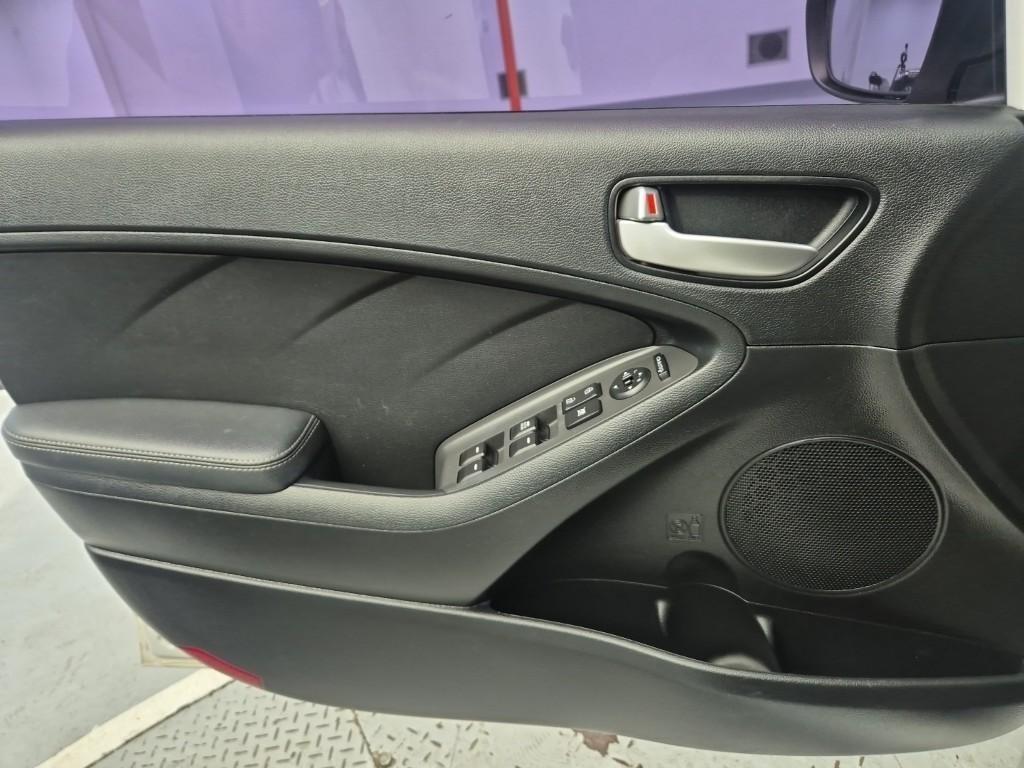 KIA K3 2017 Blanco - Importación desde Corea - HF Imports Iquique - Foto 17