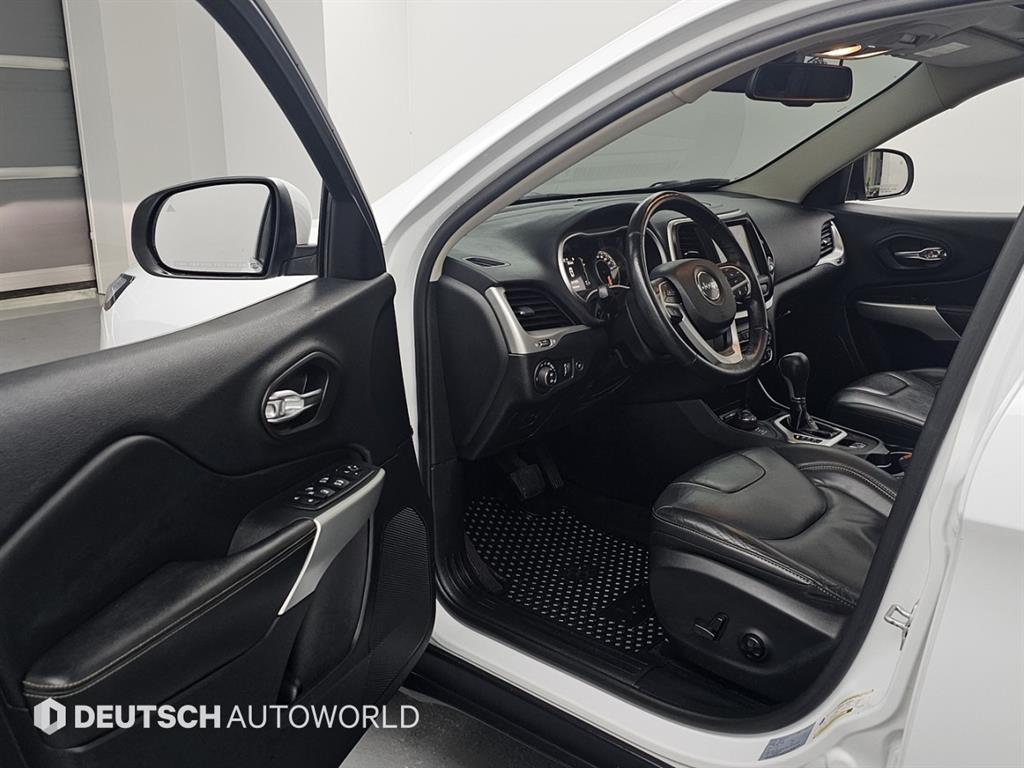 Jeep Cherokee - Vista 11