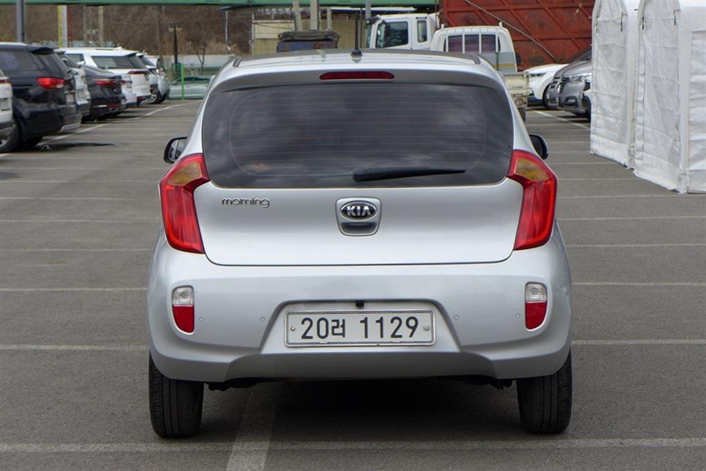 KIA Morning - Vista 5