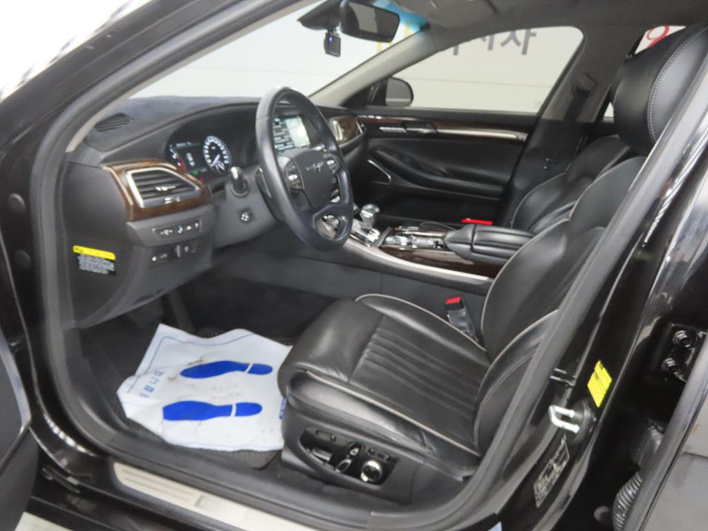 Genesis EQ900 - Vista 5