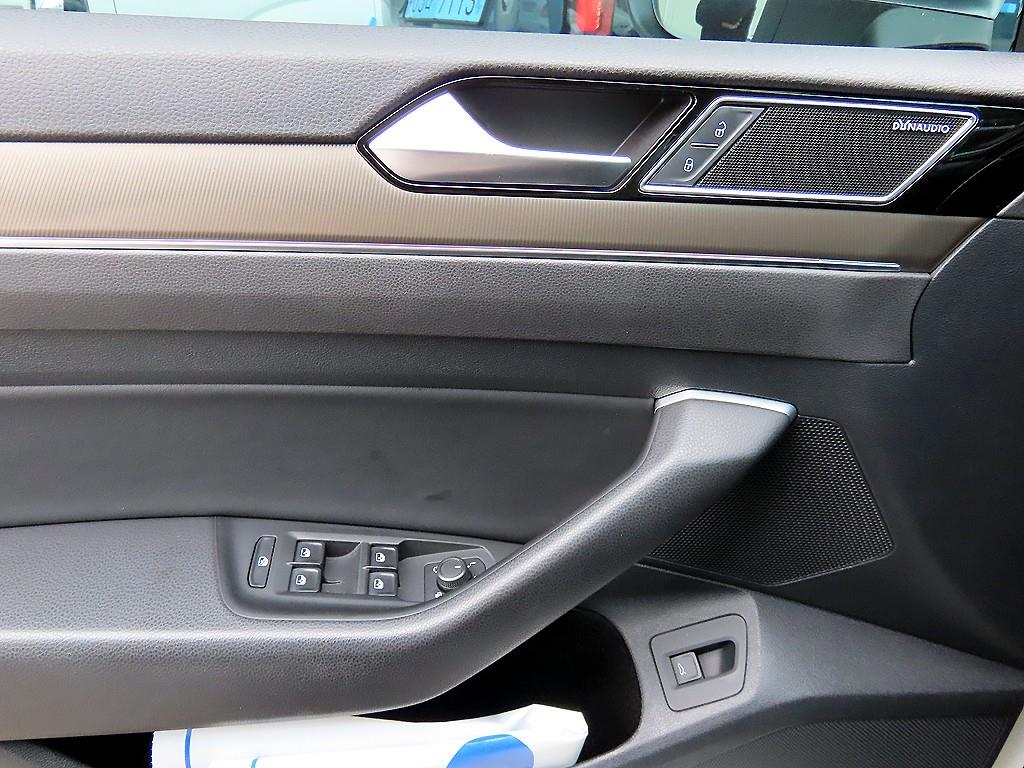 Volkswagen Arteon - Vista 12