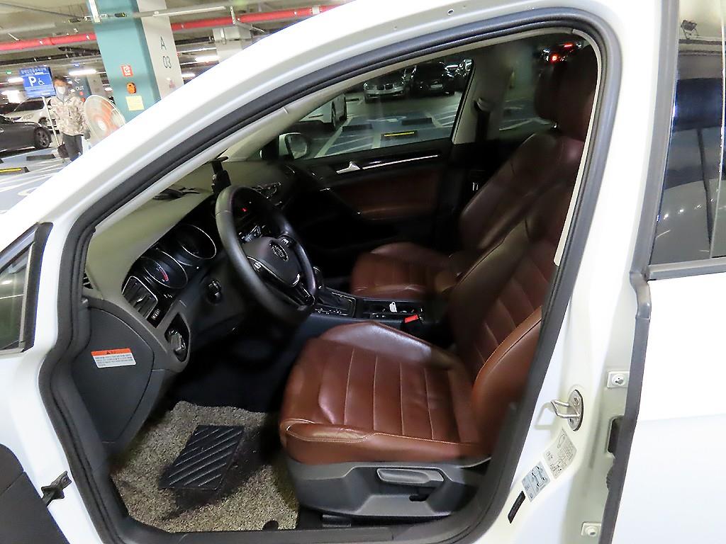 Volkswagen Golf - Vista 6