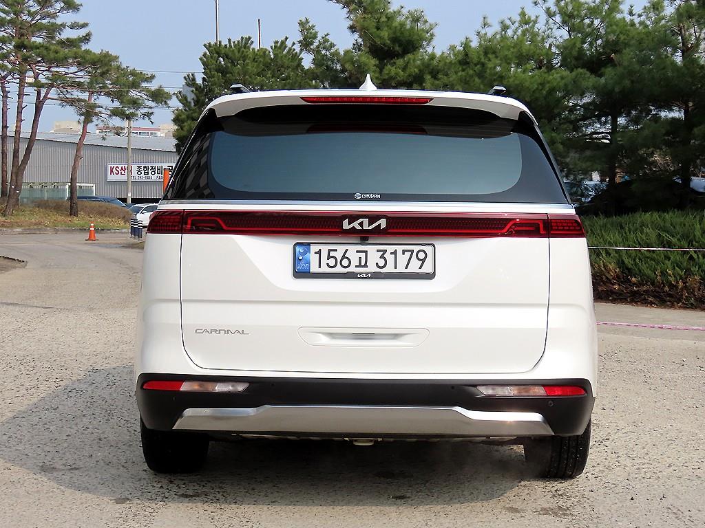 KIA Carnival - Vista 4