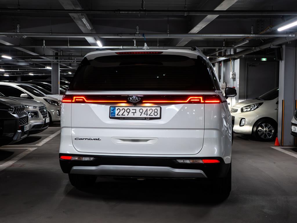 KIA Carnival - Vista 4