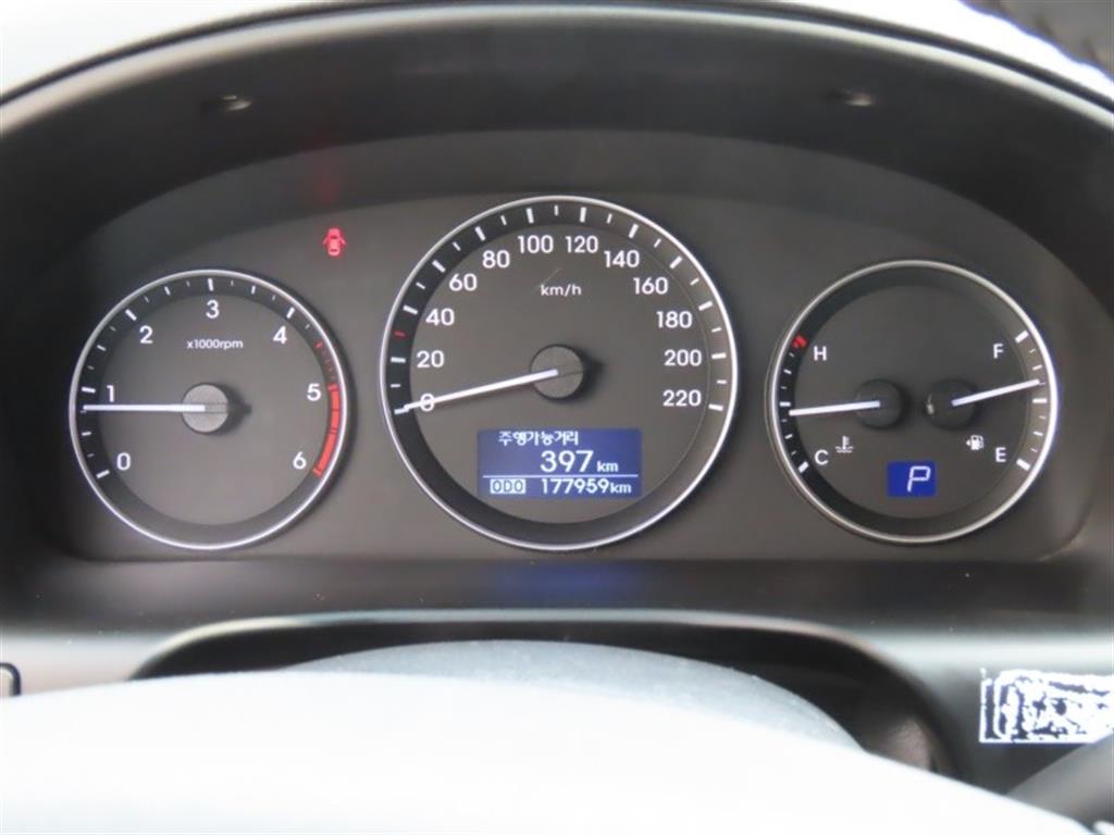 HYUNDAI Starex - Vista 9