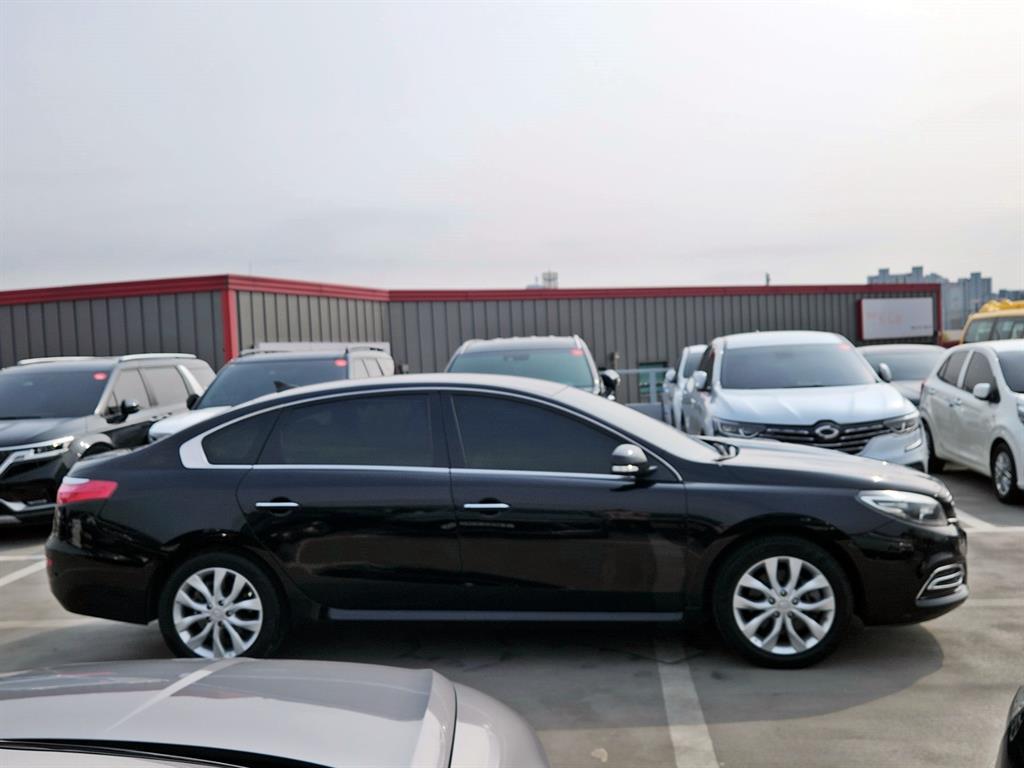 SAMSUNG SM7 - Vista 8