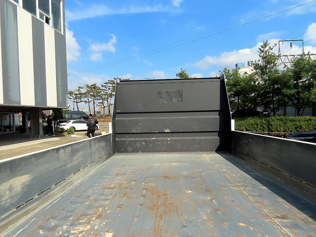 medium and large cargo dump - Vista 5