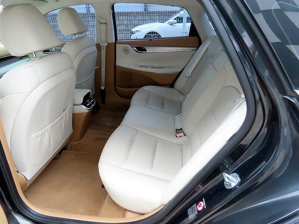 HYUNDAI Grandeur - Vista 6